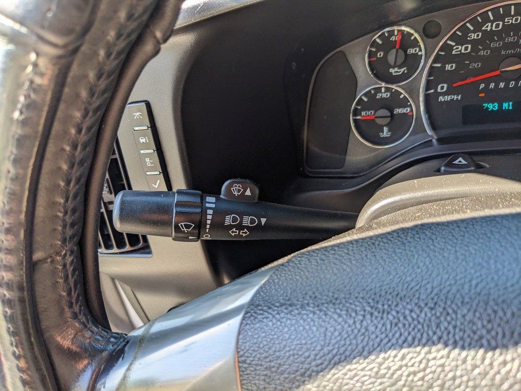 Chevrolet Express Cargo Van Vehicle Full-screen Gallery Image 14