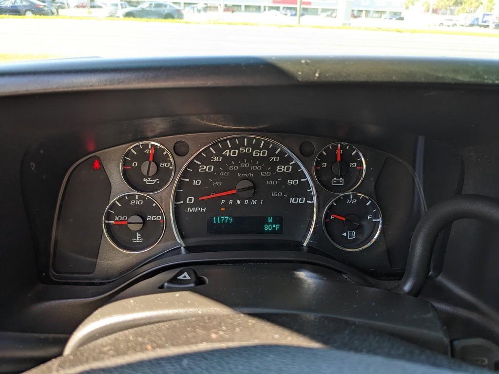 Chevrolet Express Cargo Van Vehicle Full-screen Gallery Image 15