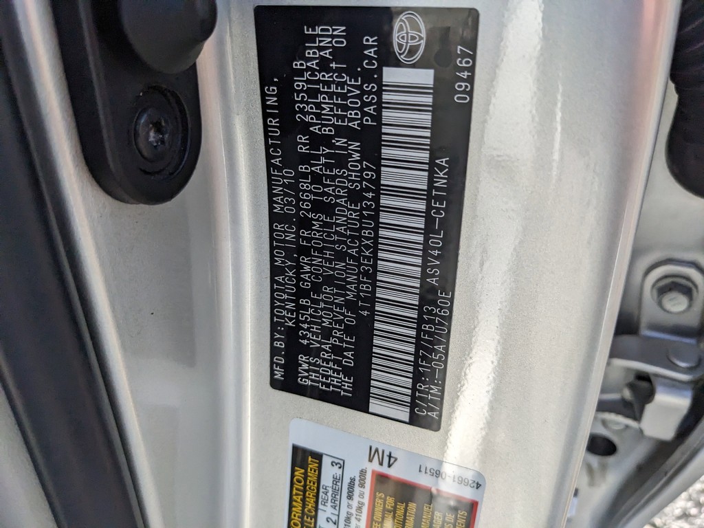 Toyota Camry Vehicle Full-screen Gallery Image 29