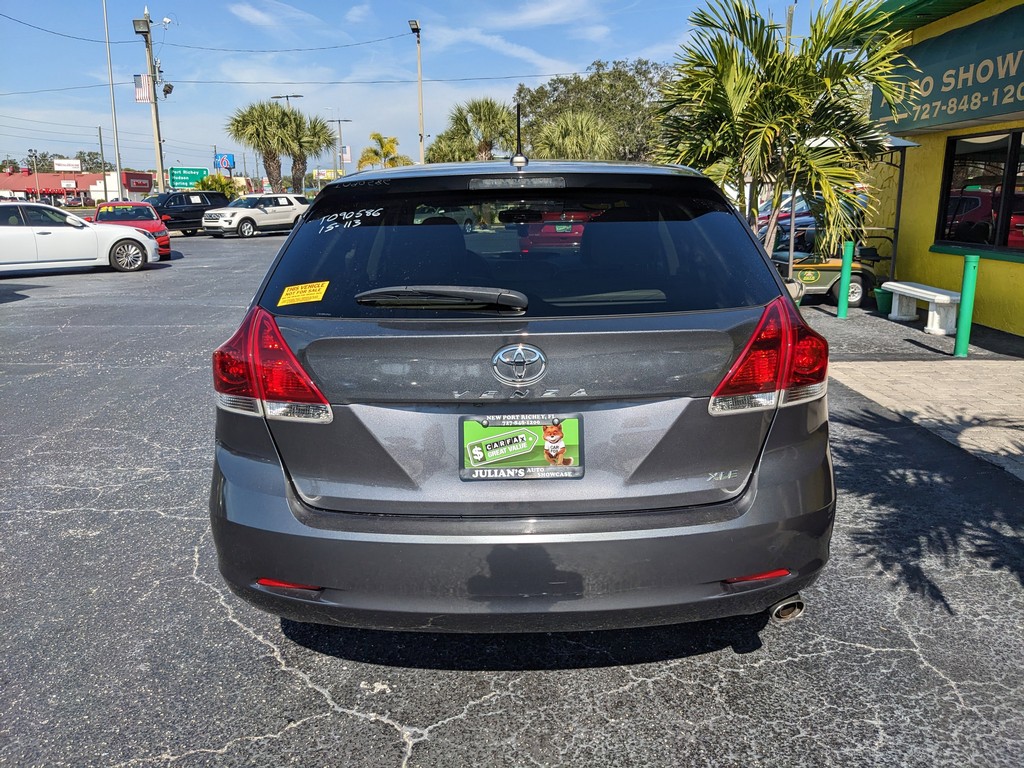 Toyota Venza Vehicle Full-screen Gallery Image 05