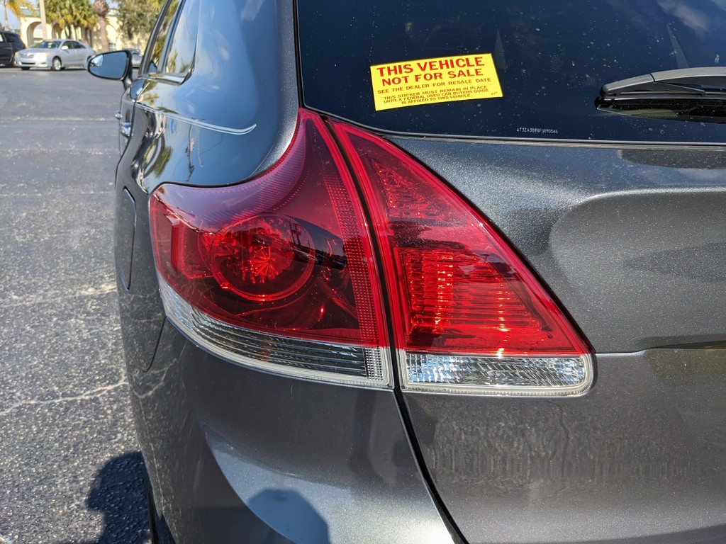 Toyota Venza Vehicle Full-screen Gallery Image 08