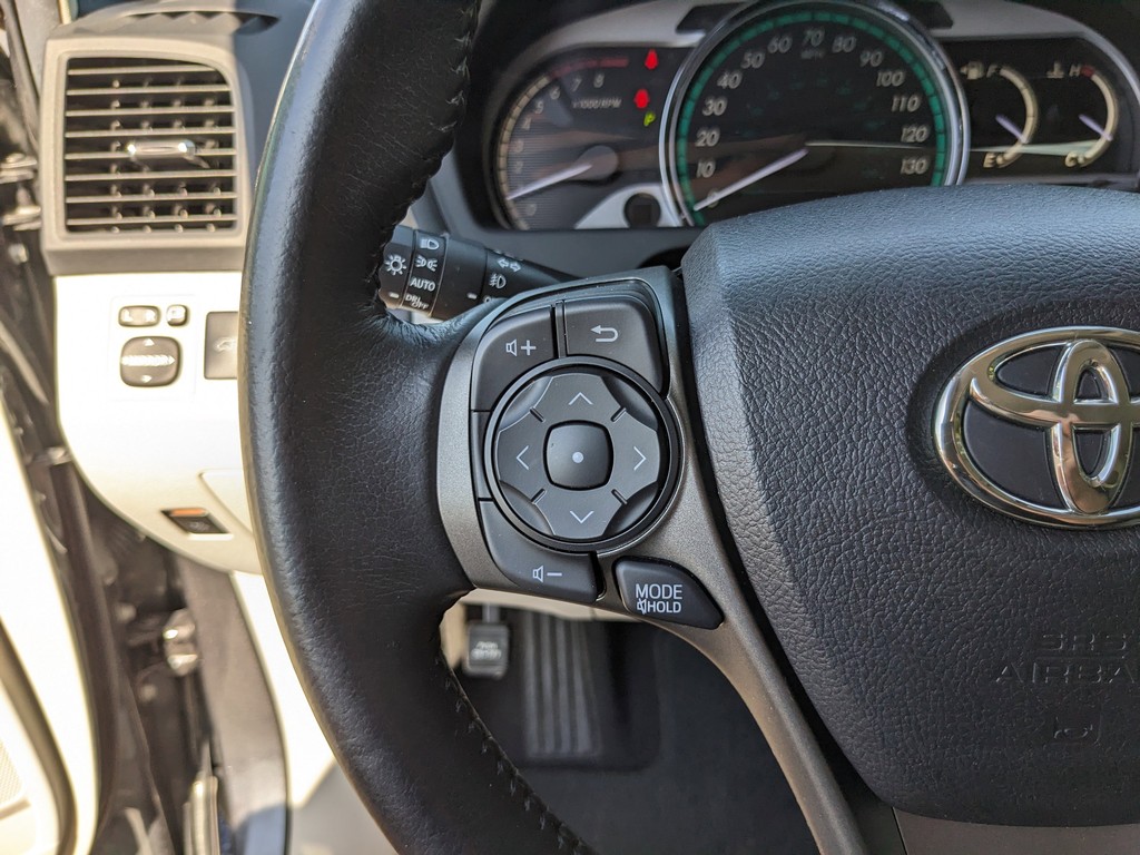 Toyota Venza Vehicle Full-screen Gallery Image 26