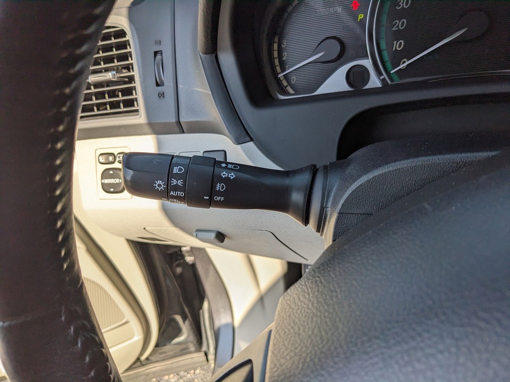 Toyota Venza Vehicle Full-screen Gallery Image 28