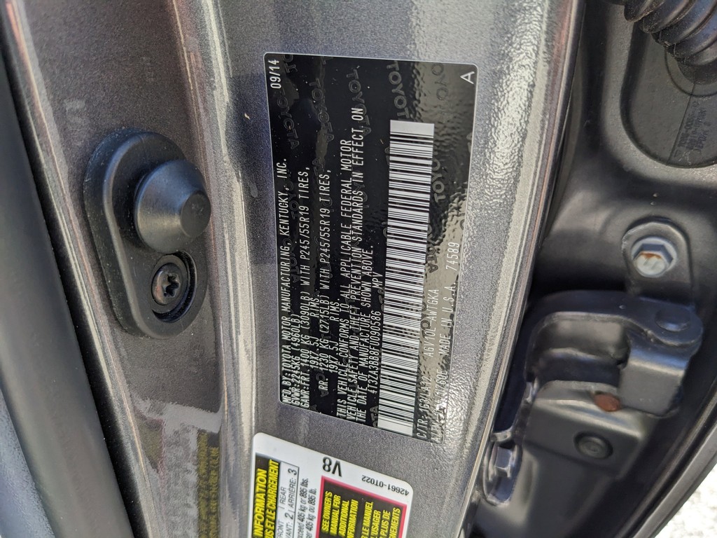 Toyota Venza Vehicle Full-screen Gallery Image 32