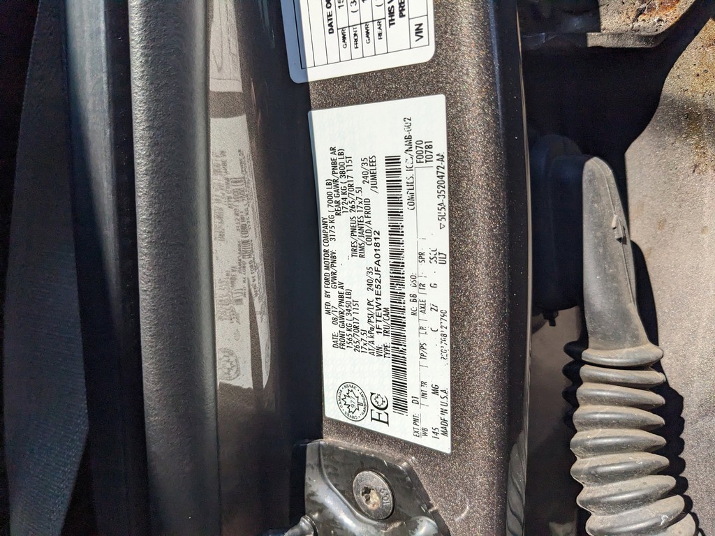 Ford F-150 Vehicle Full-screen Gallery Image 05