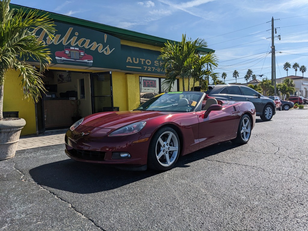 Chevrolet Corvette Vehicle Full-screen Gallery Image 02