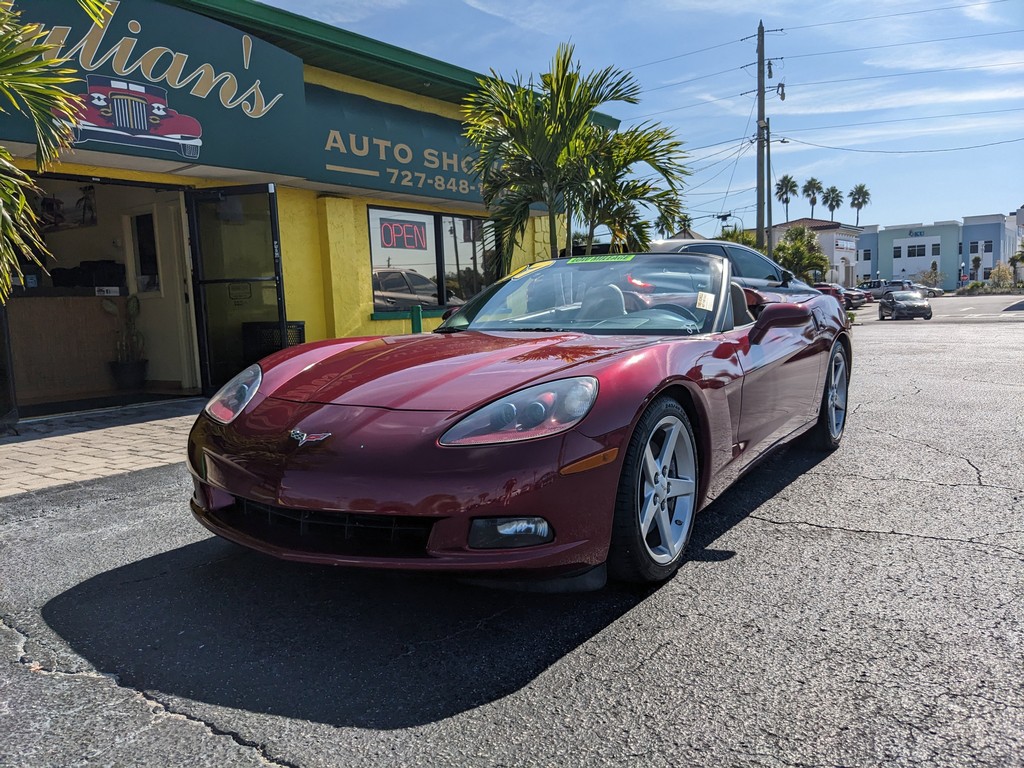 Chevrolet Corvette Vehicle Full-screen Gallery Image 03