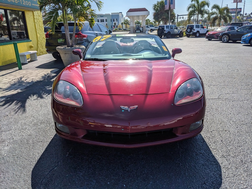 Chevrolet Corvette Vehicle Full-screen Gallery Image 08