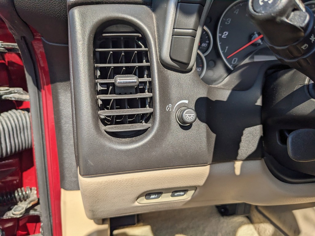 Chevrolet Corvette Vehicle Full-screen Gallery Image 24