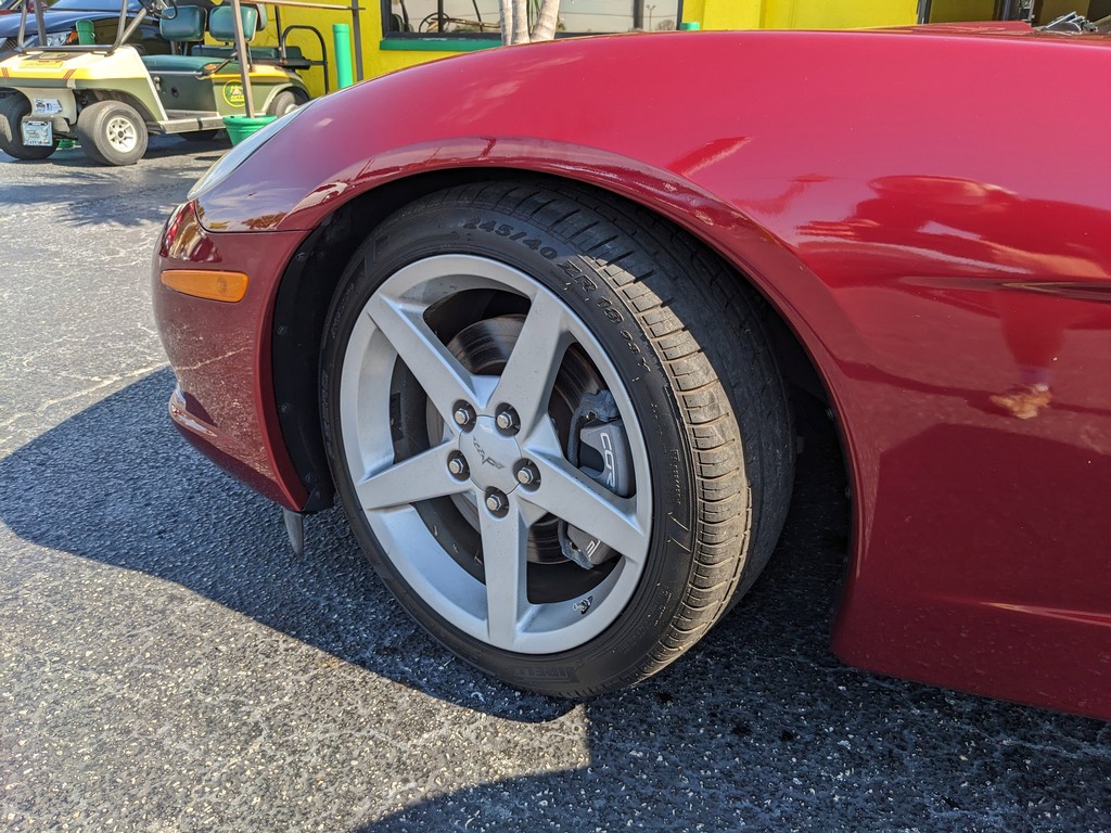 Chevrolet Corvette Vehicle Full-screen Gallery Image 31