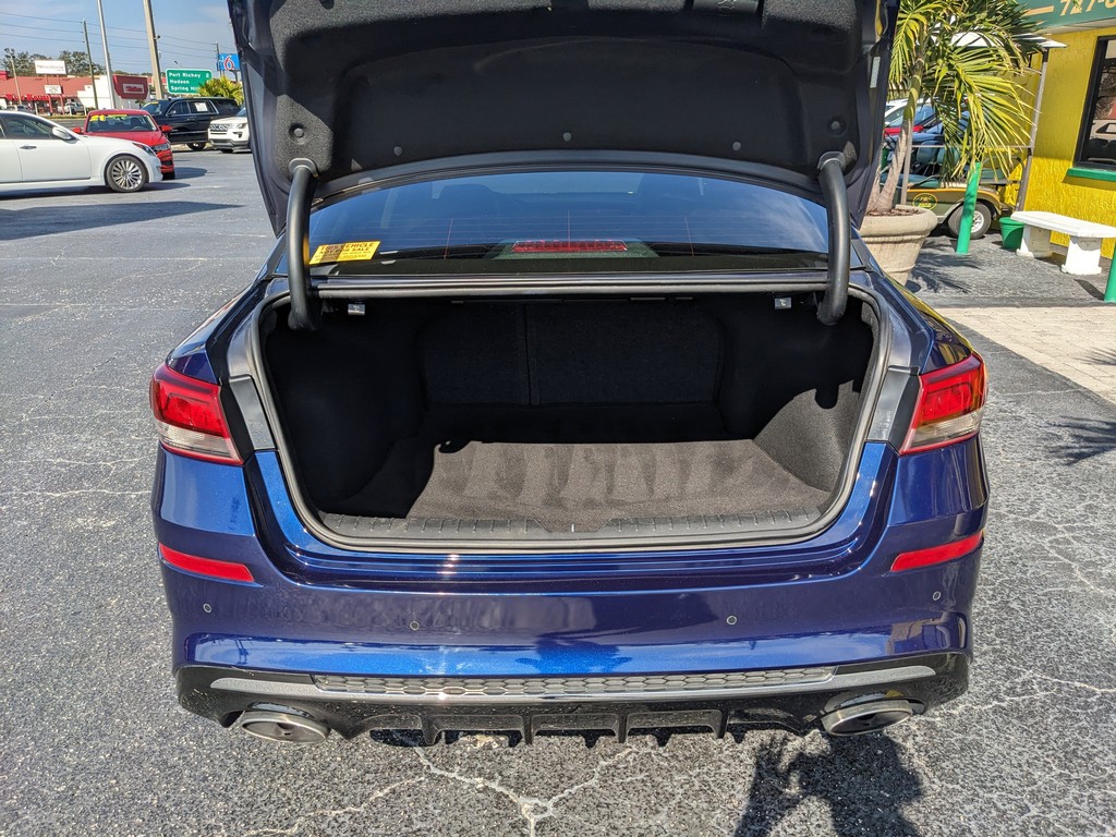 Kia Optima Vehicle Full-screen Gallery Image 09