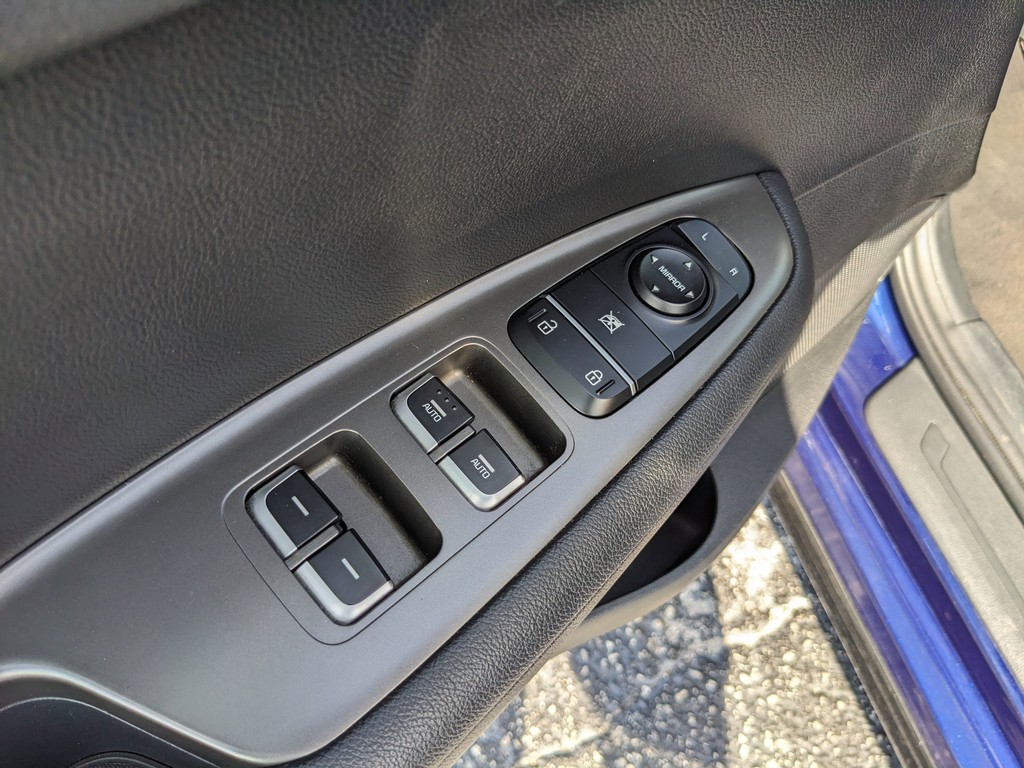 Kia Optima Vehicle Full-screen Gallery Image 16