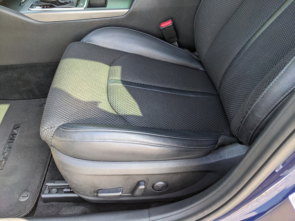 Kia Optima Vehicle Full-screen Gallery Image 17