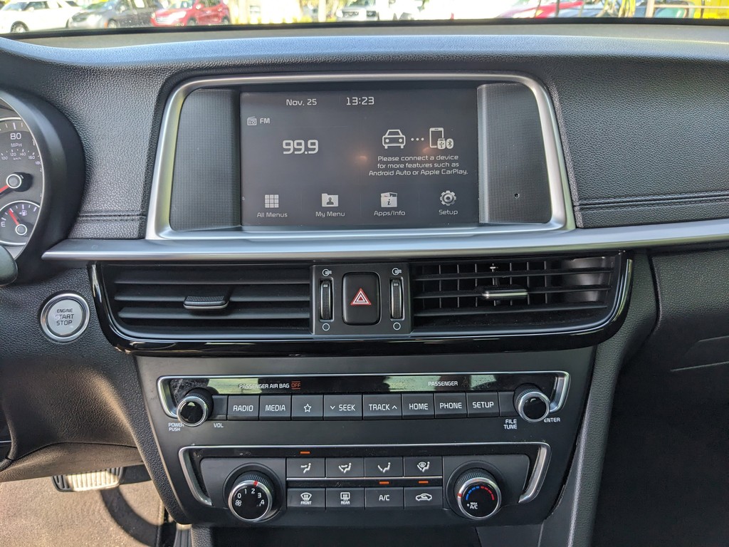 Kia Optima Vehicle Full-screen Gallery Image 19