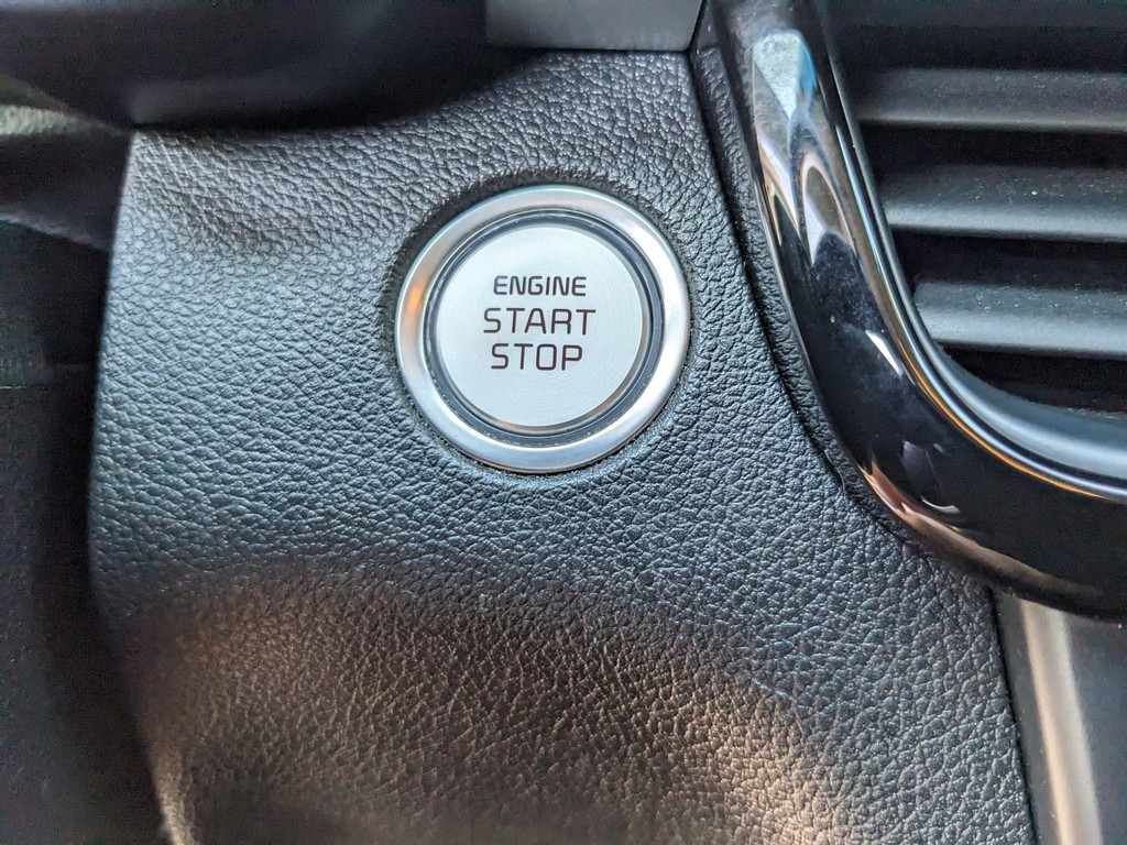 Kia Optima Vehicle Full-screen Gallery Image 23