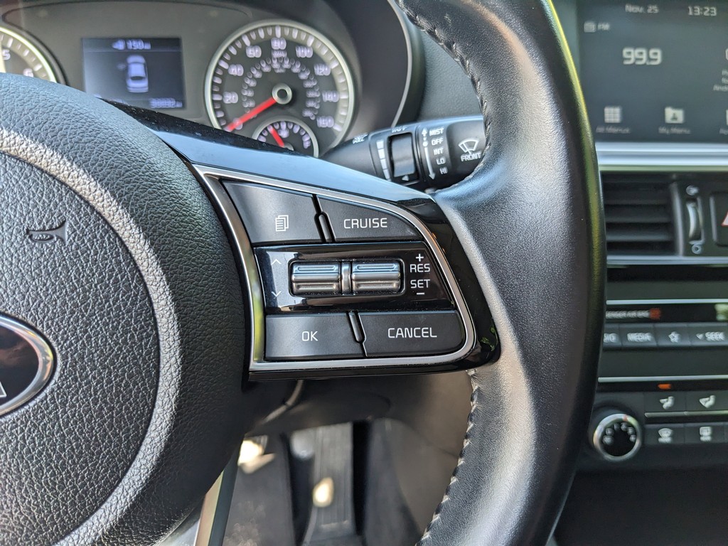 Kia Optima Vehicle Full-screen Gallery Image 27