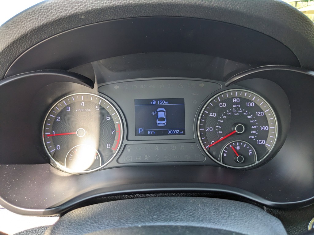 Kia Optima Vehicle Full-screen Gallery Image 30