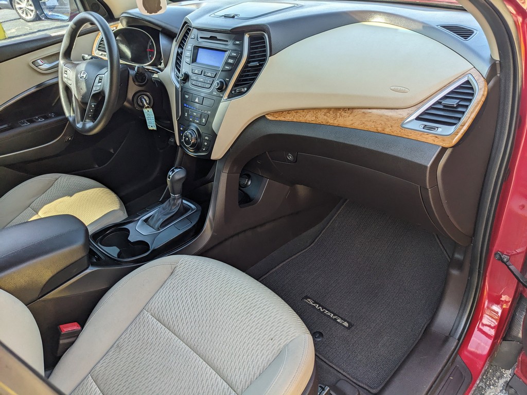 Hyundai Santa Fe Sport Vehicle Full-screen Gallery Image 10