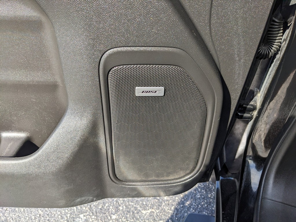 Chevrolet Silverado 2500HD Vehicle Full-screen Gallery Image 19