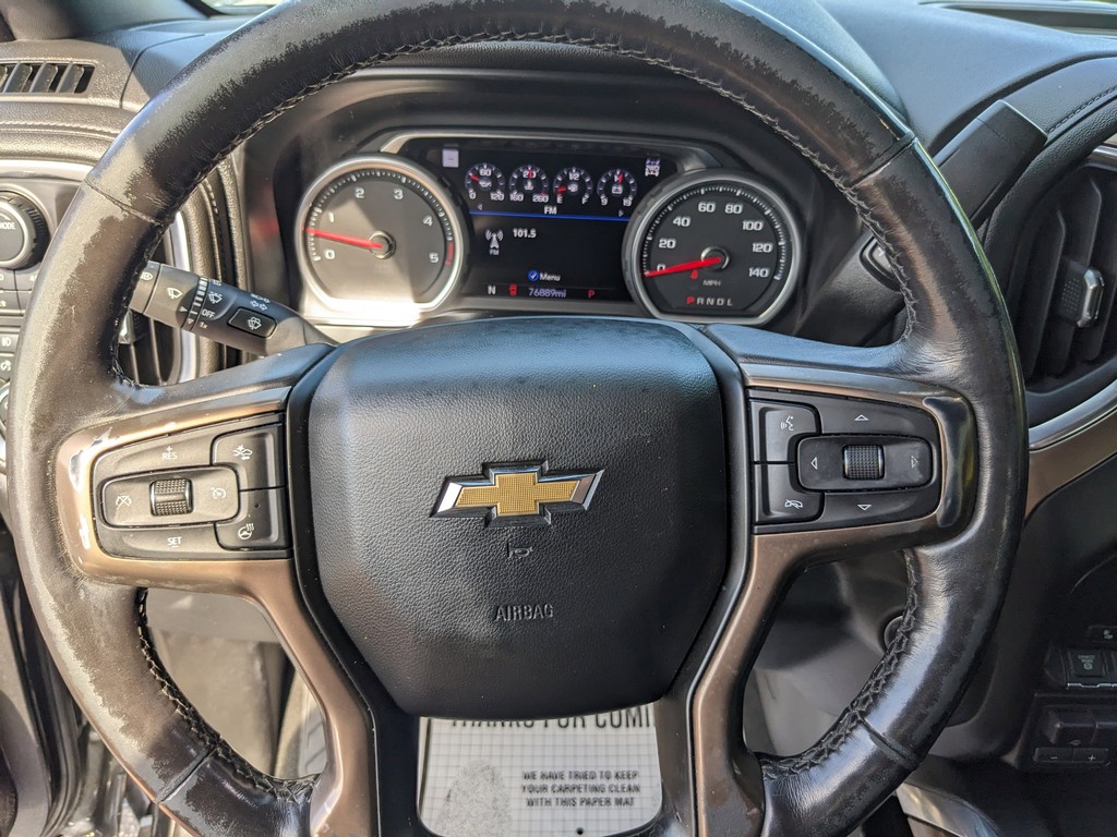 Chevrolet Silverado 2500HD Vehicle Full-screen Gallery Image 28