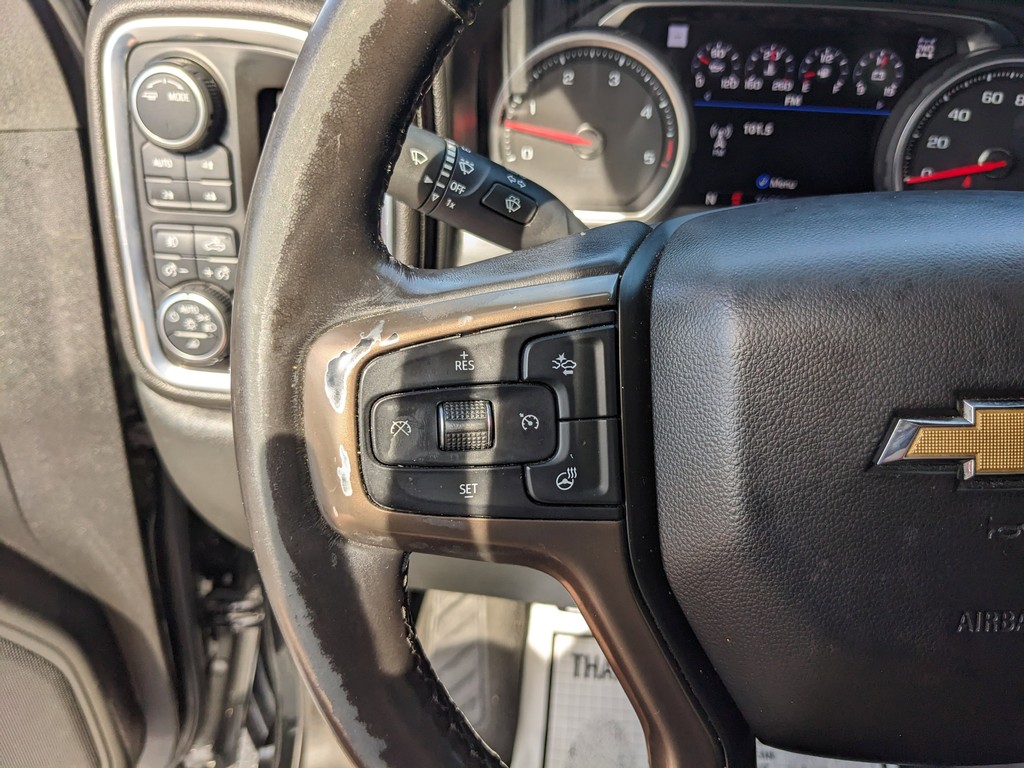 Chevrolet Silverado 2500HD Vehicle Full-screen Gallery Image 29