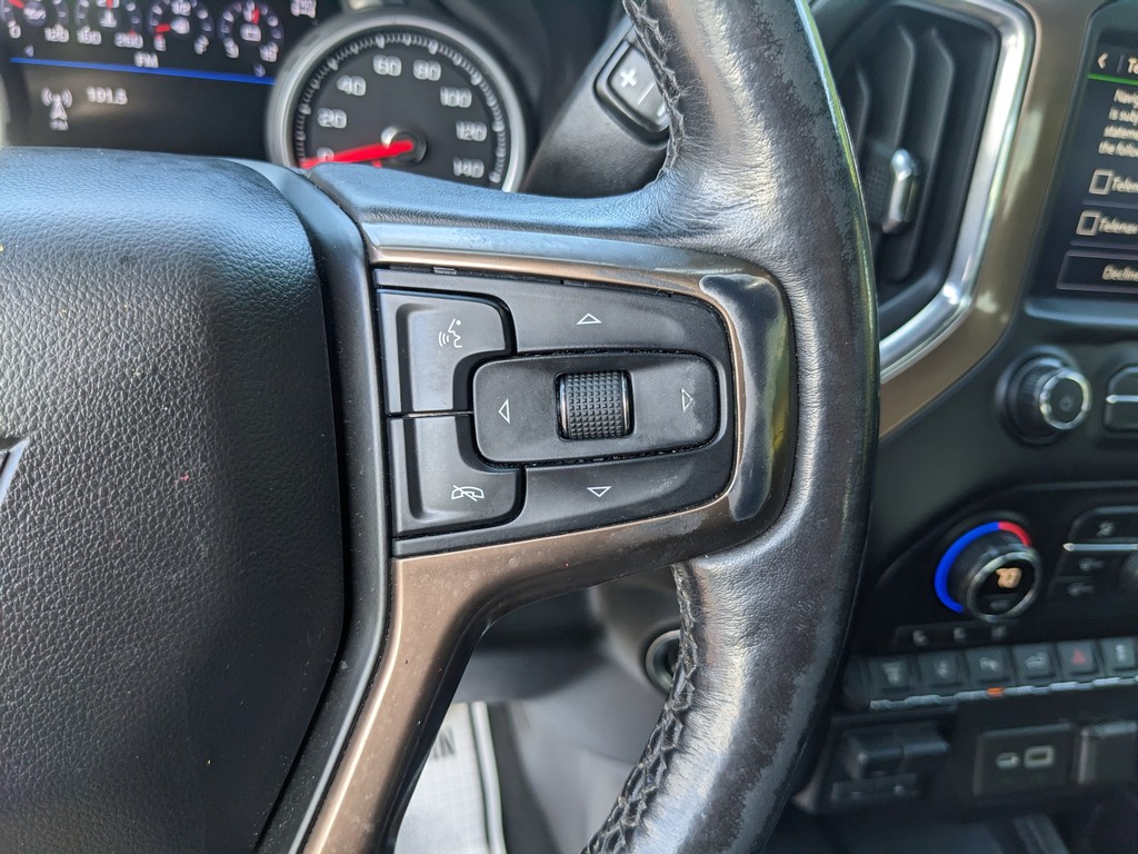 Chevrolet Silverado 2500HD Vehicle Full-screen Gallery Image 31