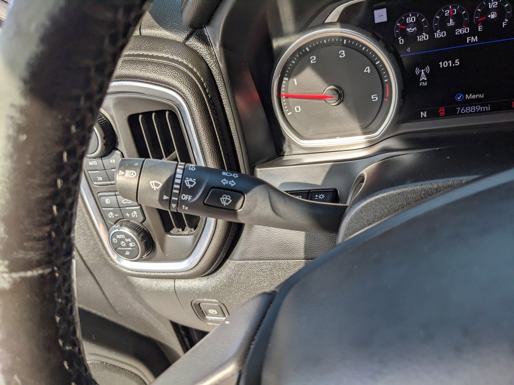 Chevrolet Silverado 2500HD Vehicle Full-screen Gallery Image 32