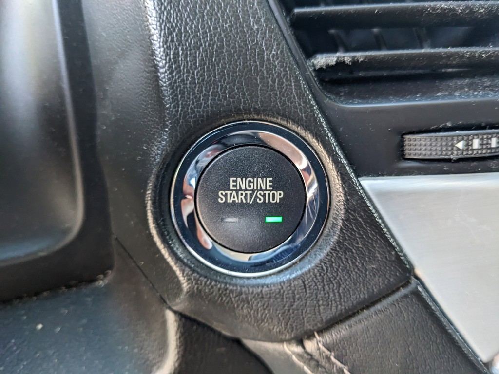 GMC Yukon Vehicle Full-screen Gallery Image 28