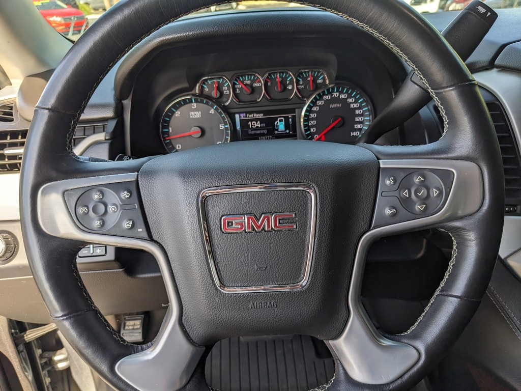 GMC Yukon Vehicle Full-screen Gallery Image 30