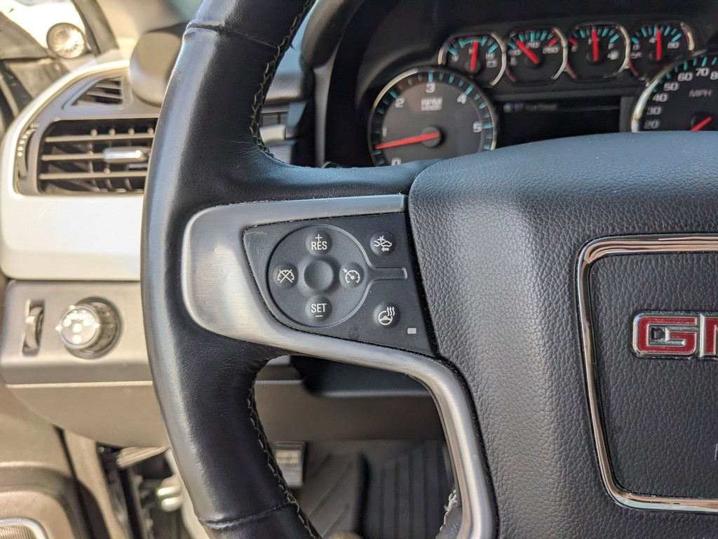 GMC Yukon Vehicle Full-screen Gallery Image 31