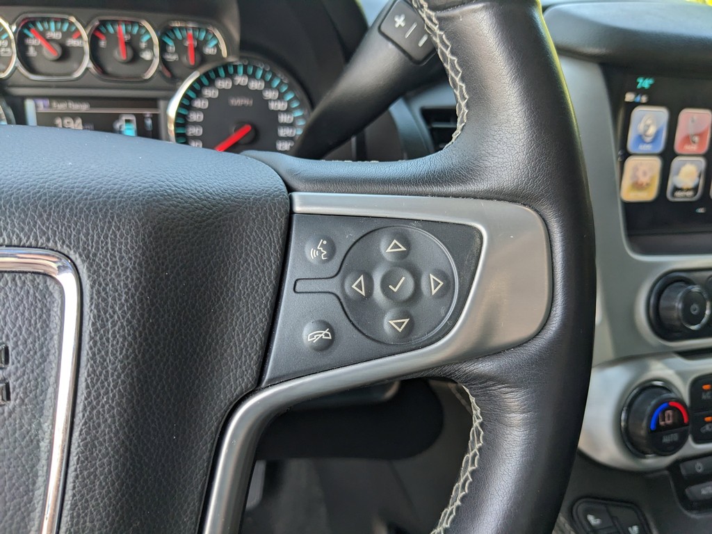 GMC Yukon Vehicle Full-screen Gallery Image 32