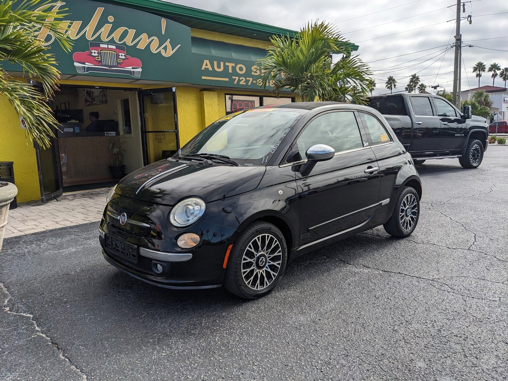 FIAT 500 Vehicle Full-screen Gallery Image 02