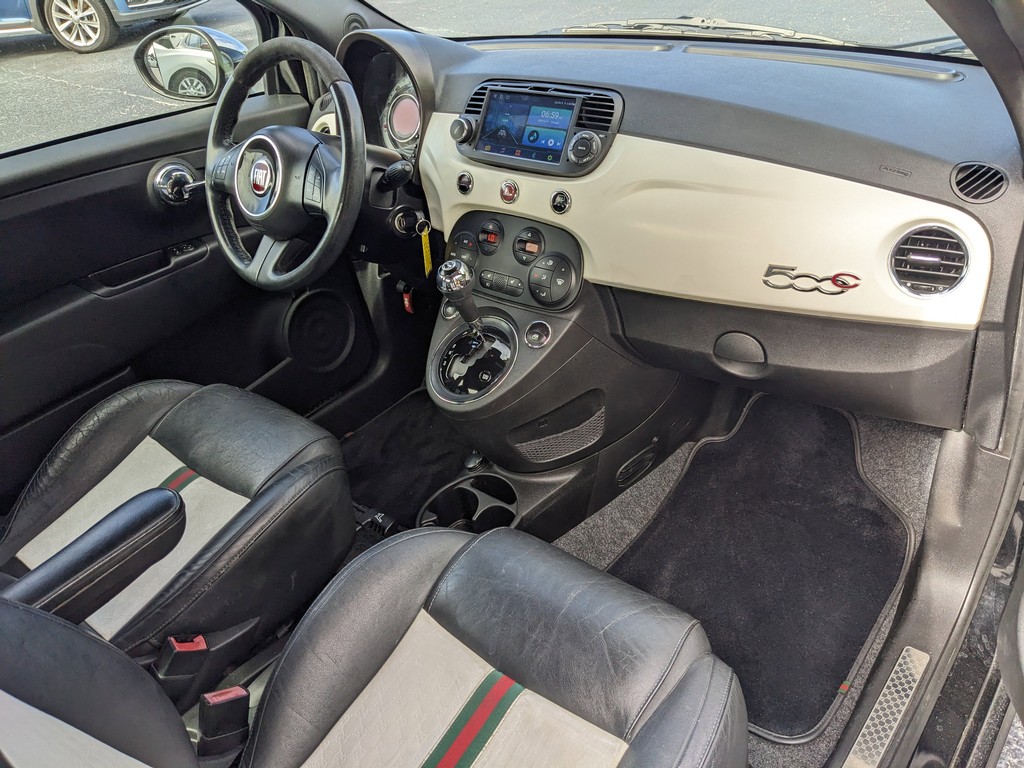 FIAT 500 Vehicle Full-screen Gallery Image 09