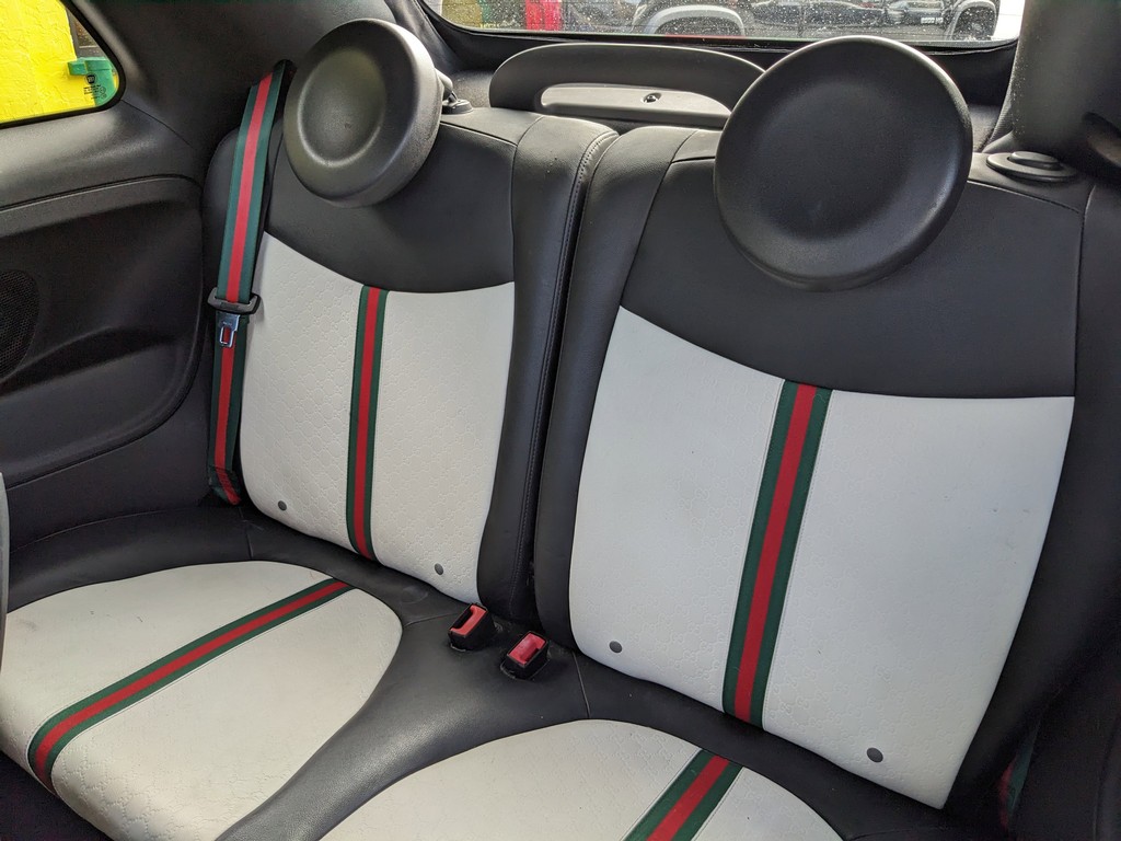 FIAT 500 Vehicle Full-screen Gallery Image 14