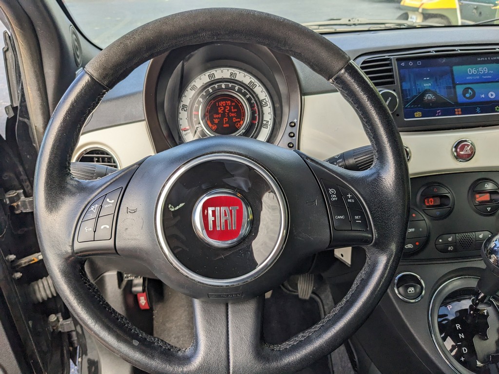 FIAT 500 Vehicle Full-screen Gallery Image 22