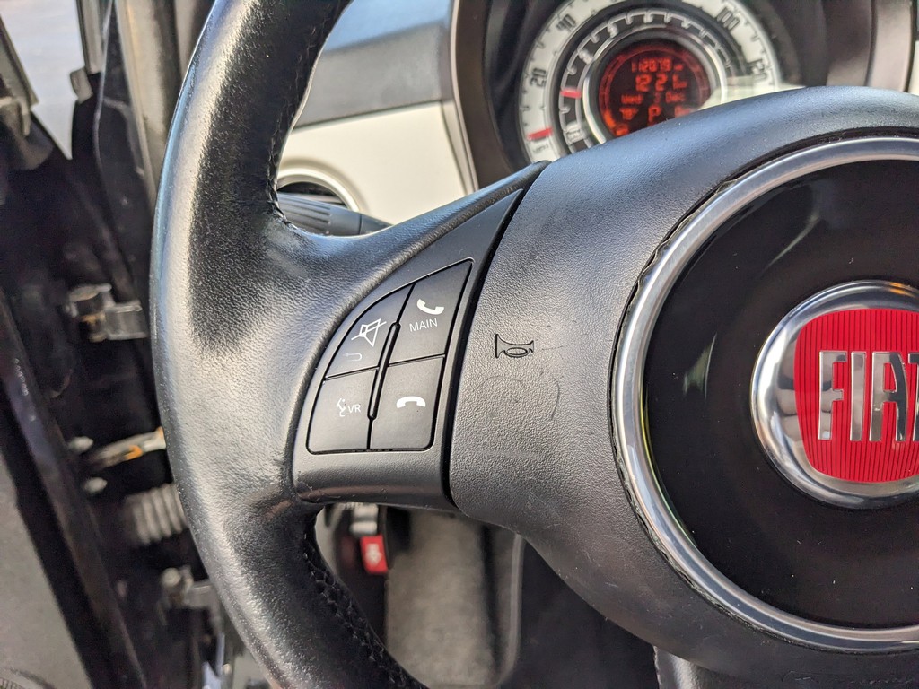 FIAT 500 Vehicle Full-screen Gallery Image 23