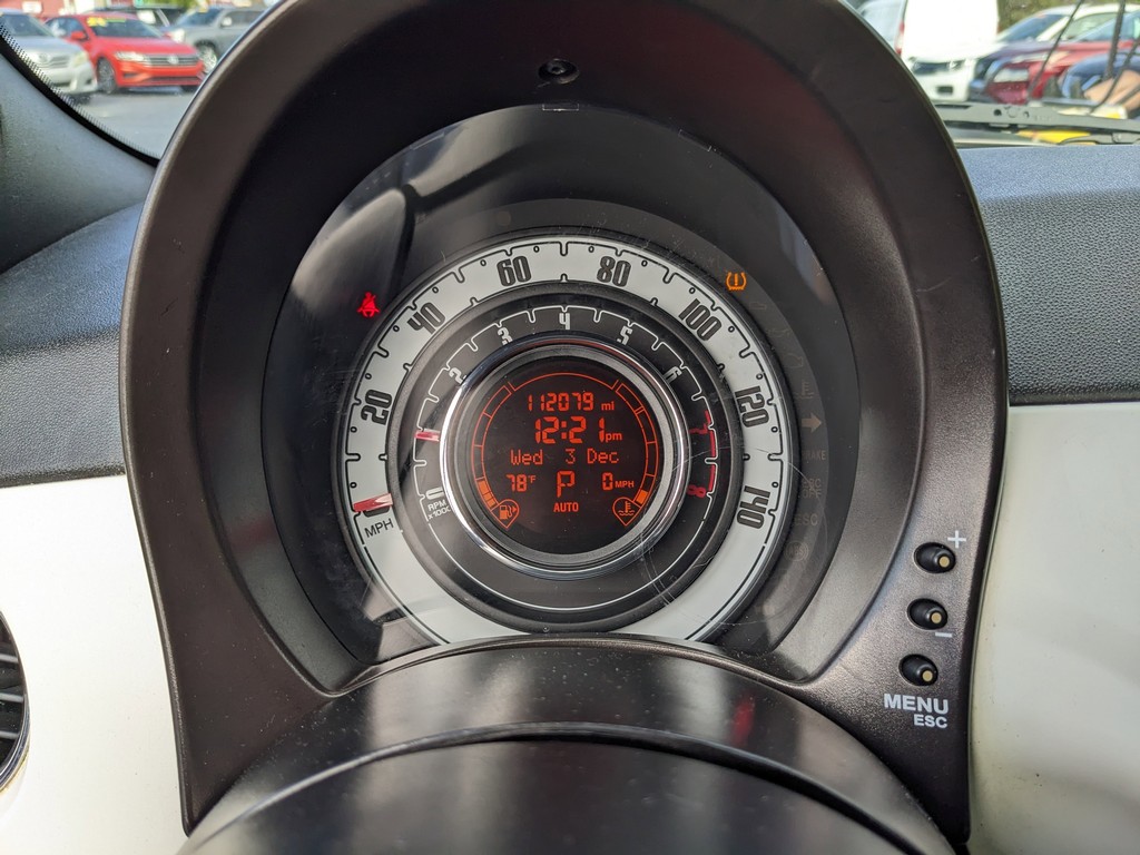 FIAT 500 Vehicle Full-screen Gallery Image 27