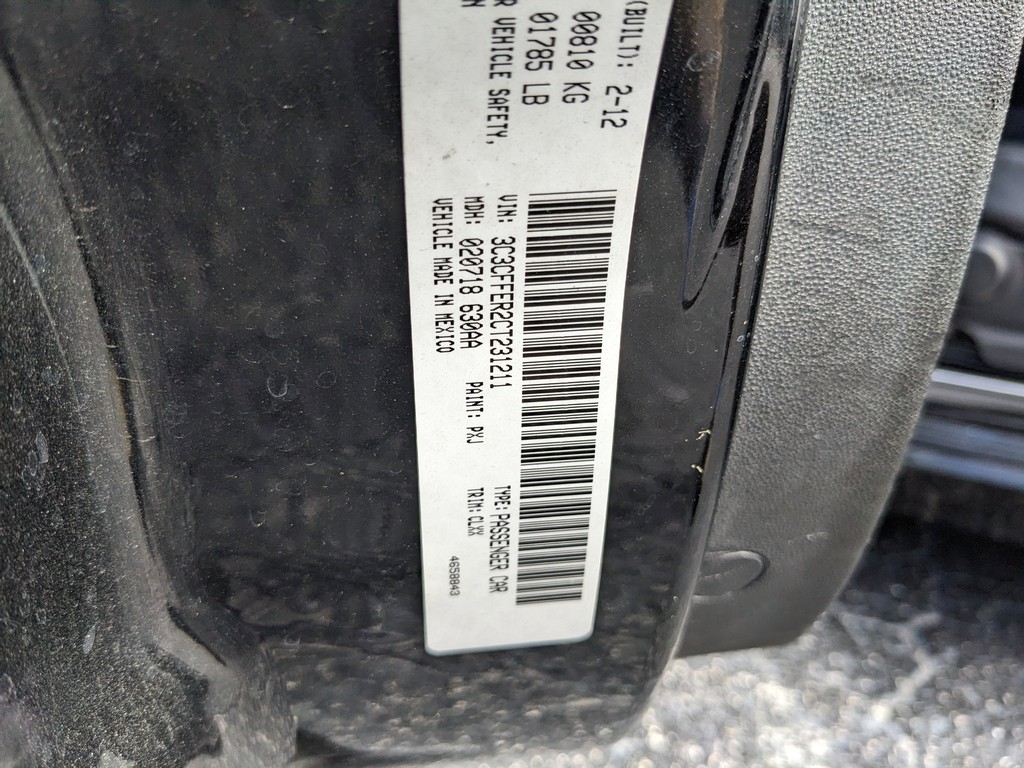 FIAT 500 Vehicle Full-screen Gallery Image 29