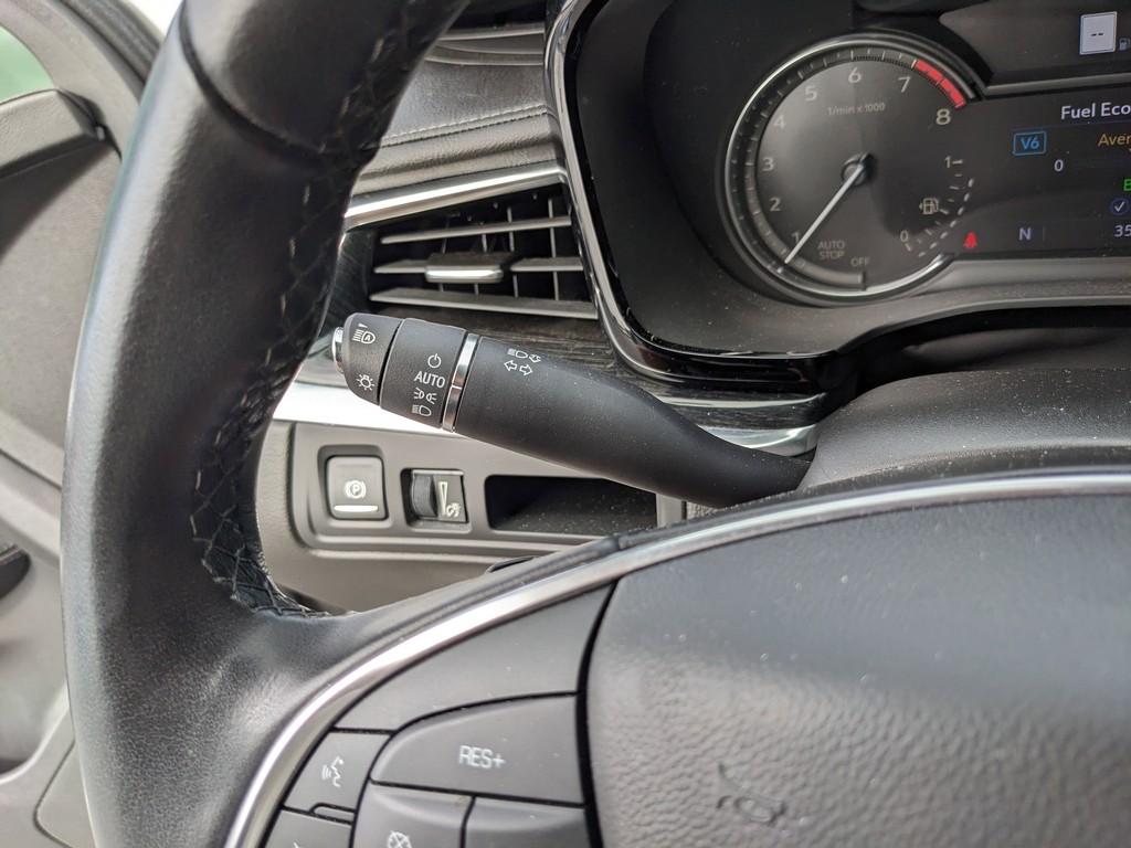 Cadillac XT5 Vehicle Full-screen Gallery Image 30