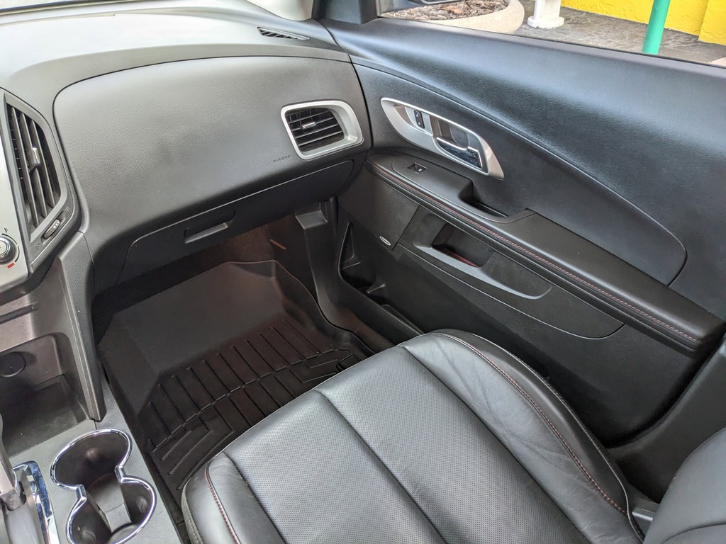 Chevrolet Equinox Vehicle Full-screen Gallery Image 15