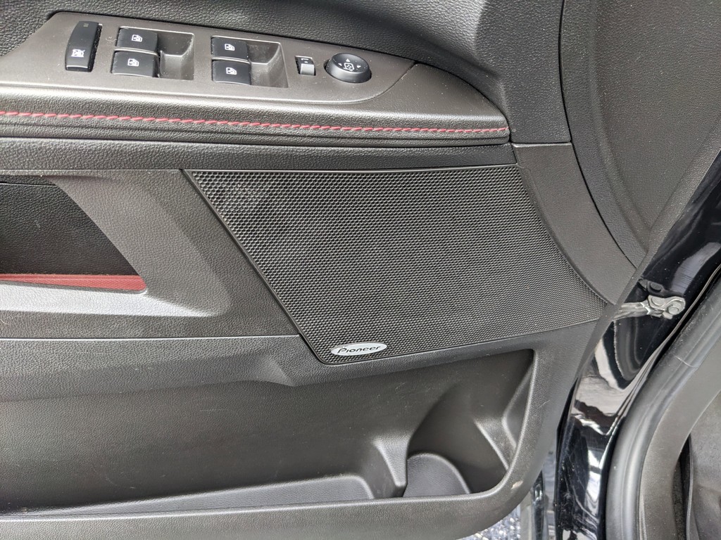 Chevrolet Equinox Vehicle Full-screen Gallery Image 18