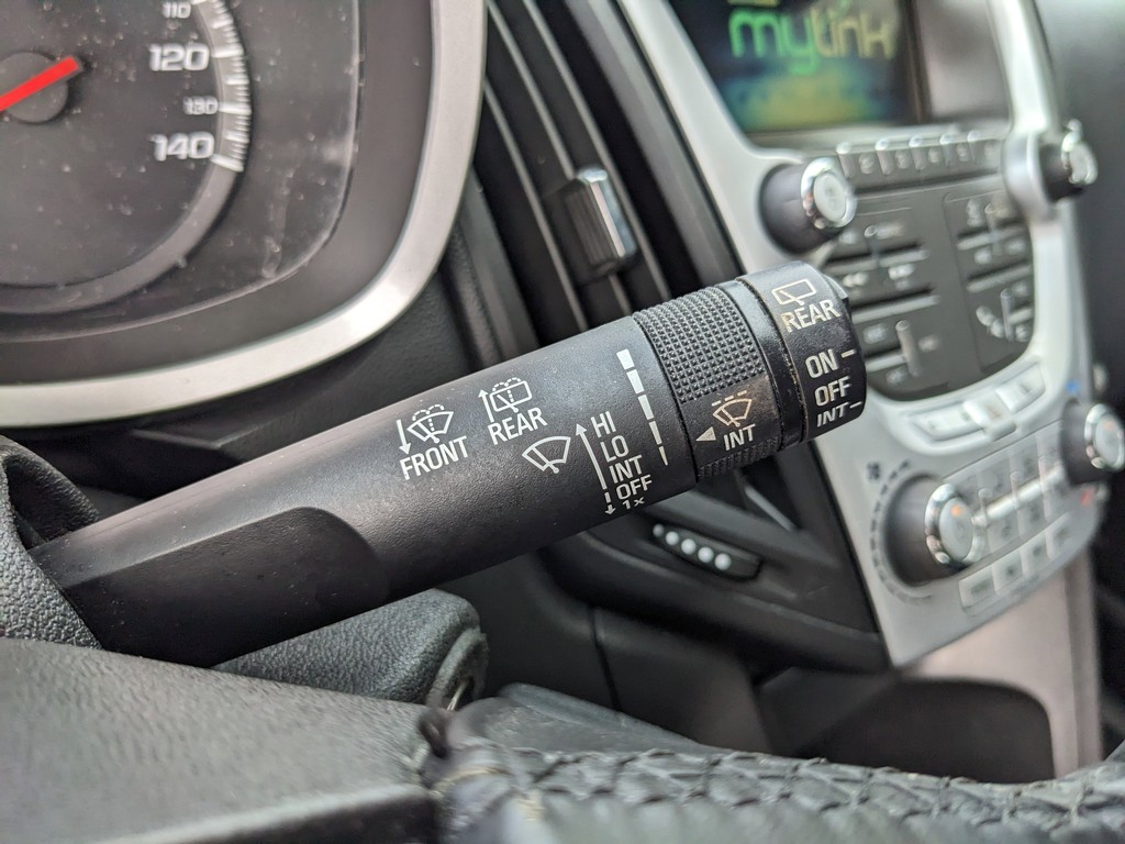 Chevrolet Equinox Vehicle Full-screen Gallery Image 29