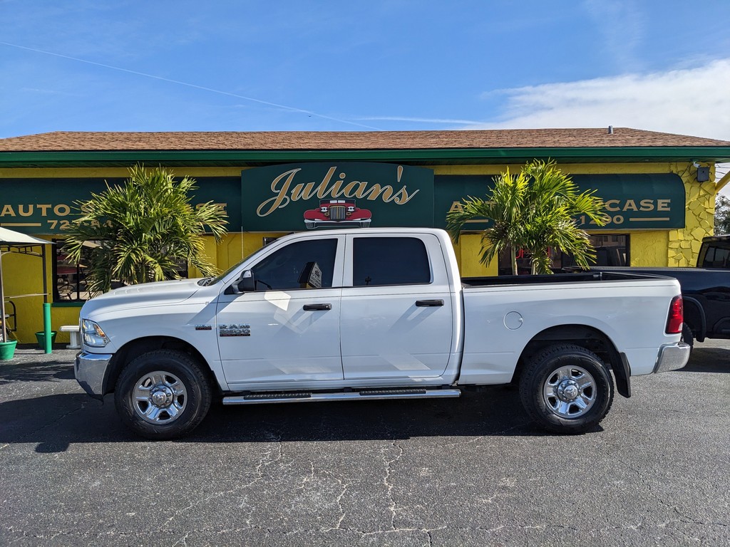 Ram 2500 Vehicle Full-screen Gallery Image 03