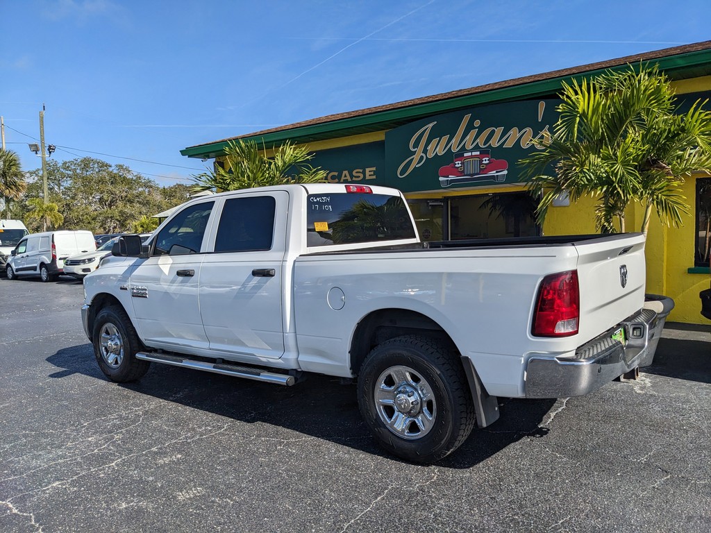 Ram 2500 Vehicle Full-screen Gallery Image 04