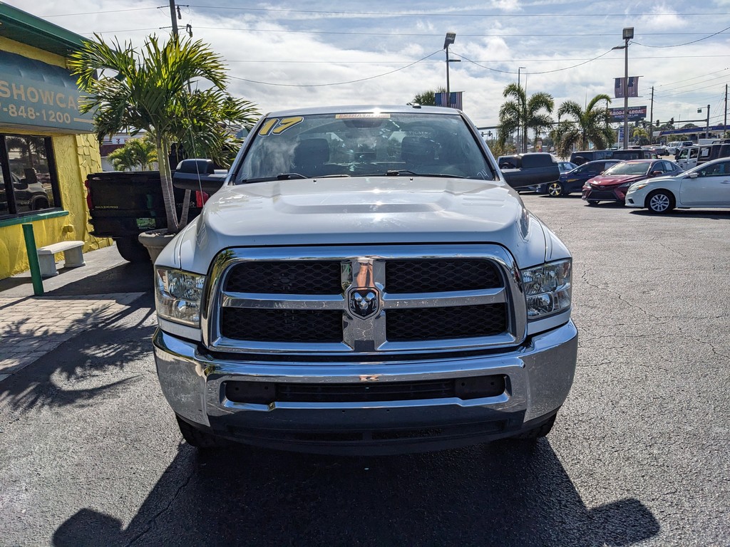 Ram 2500 Vehicle Full-screen Gallery Image 06