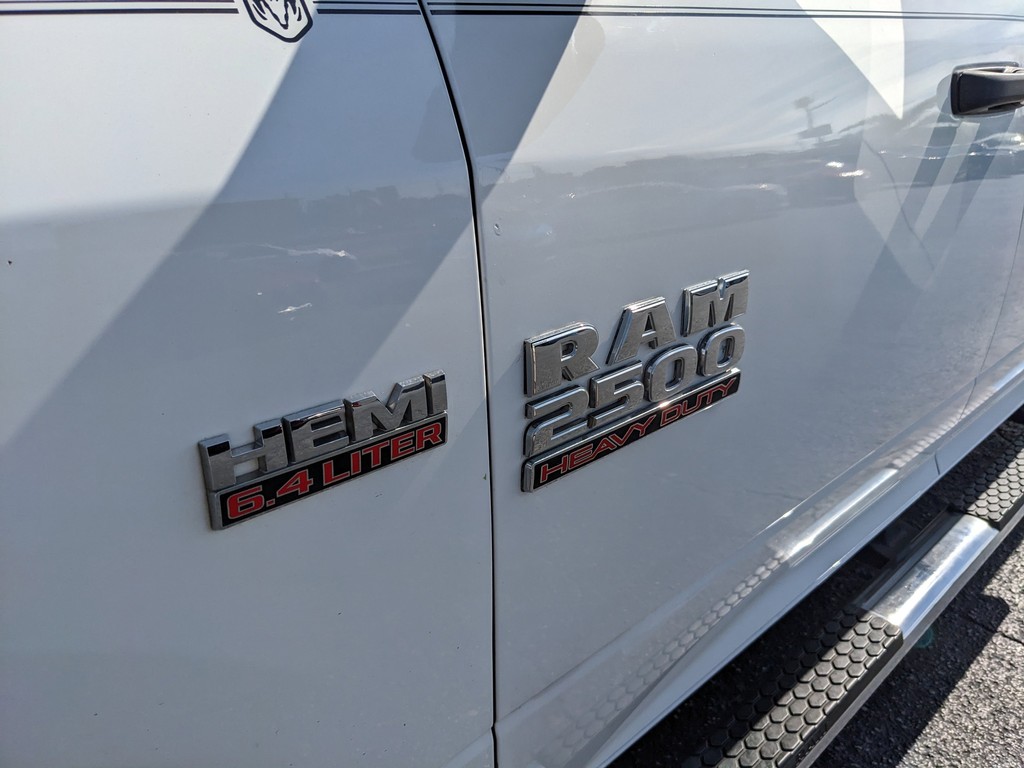 Ram 2500 Vehicle Full-screen Gallery Image 08