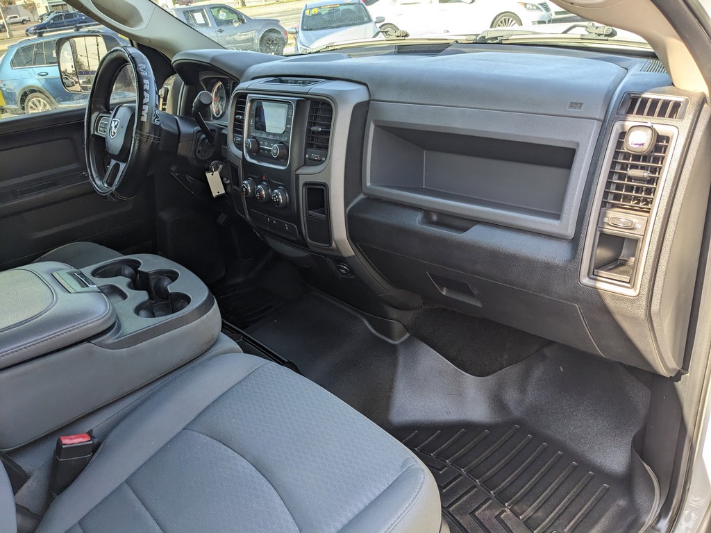 Ram 2500 Vehicle Full-screen Gallery Image 10
