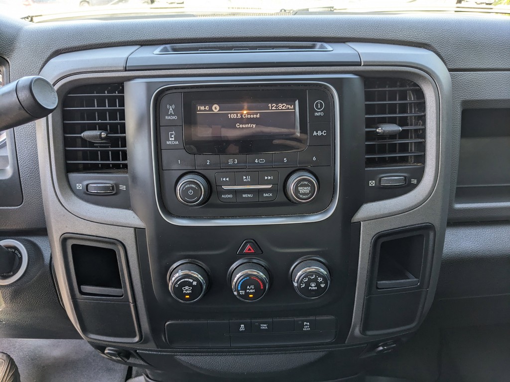 Ram 2500 Vehicle Full-screen Gallery Image 19