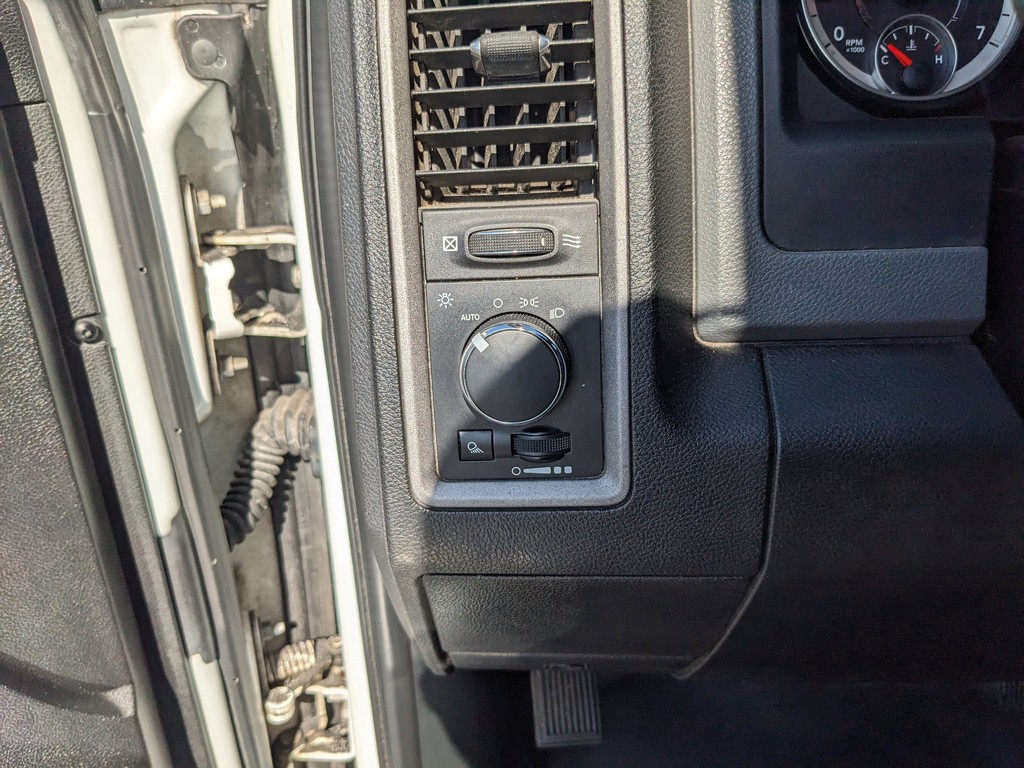 Ram 2500 Vehicle Full-screen Gallery Image 23