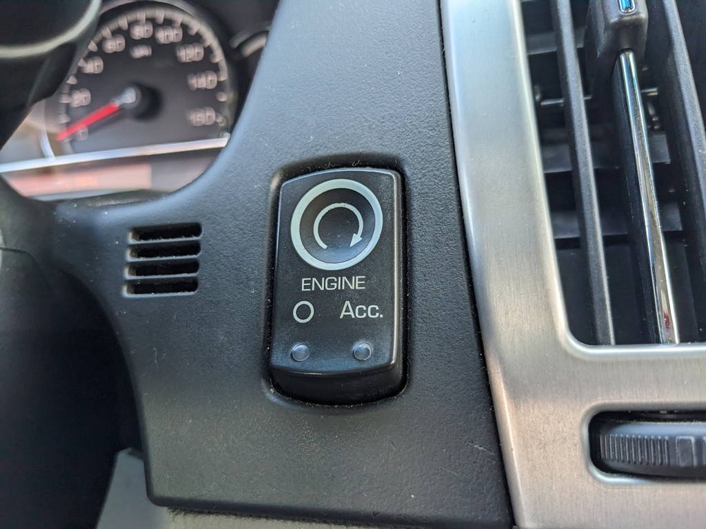 Cadillac STS Vehicle Full-screen Gallery Image 23